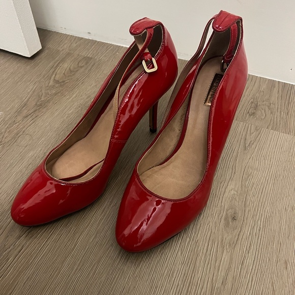 Red heels - Picture 3 of 3